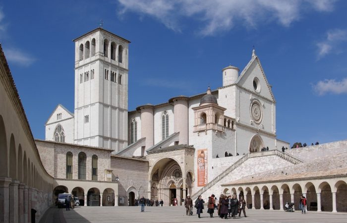 basilica-assisi-umbria-in-moto